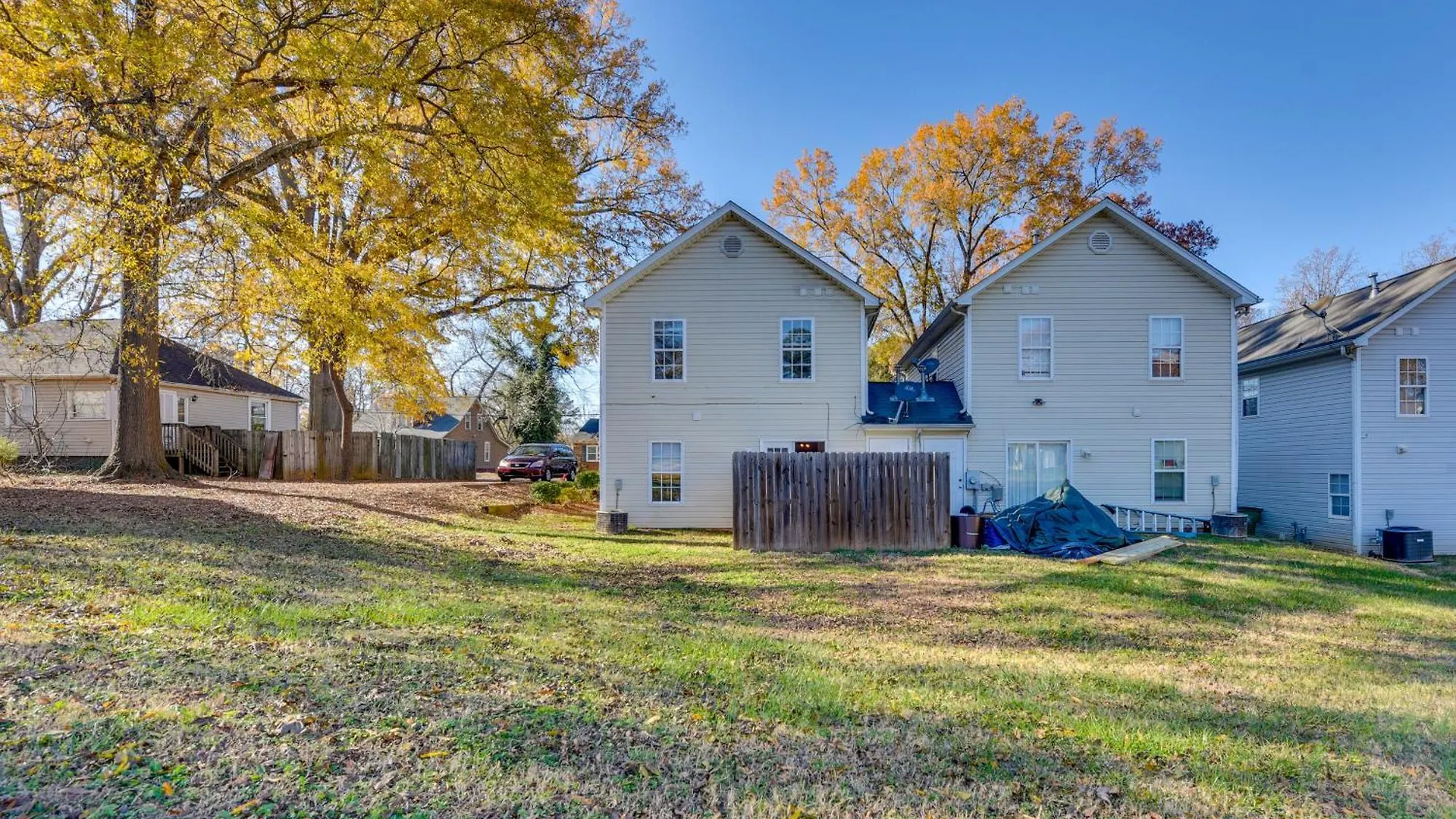 Uptown Charlotte Townhome With Hot Tub США