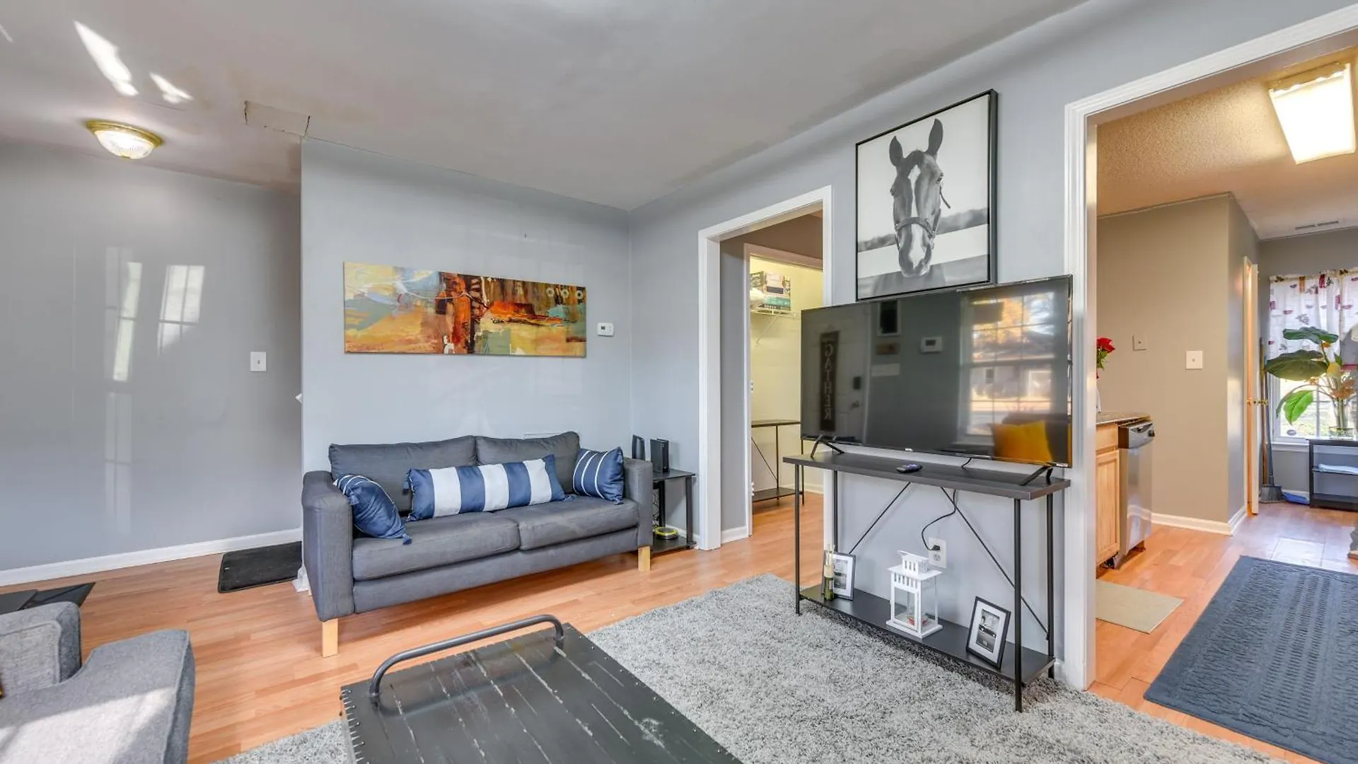 Uptown Charlotte Townhome With Hot Tub